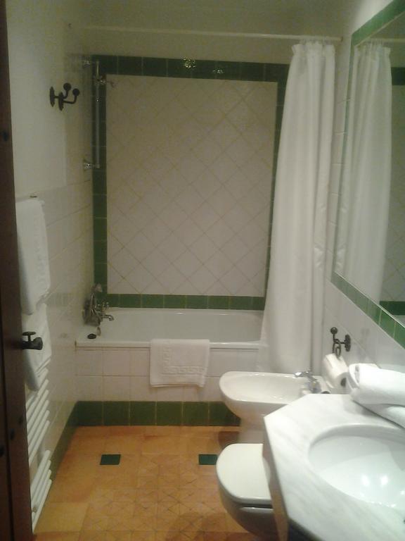 Apartamentos Santa Ana Гранада Экстерьер фото